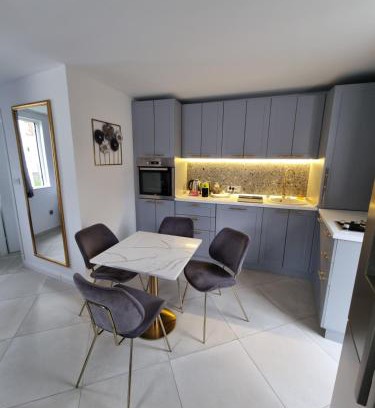 Mrcevac Apartamento | Villa with Pool & Garden apartment 1 Ognjen