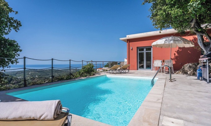 Patima Villa | Villa renovado en 2014, con piscina privada y vistas panorámicas al mar y la montaña