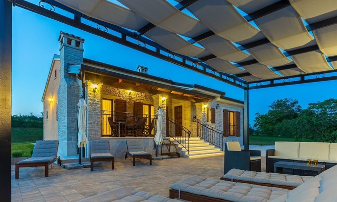 Heki Cabina | Atractiva casa de campo en Istria con piscina privada