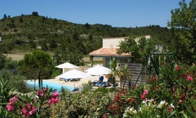 Coustouge Casa | Villa with swimming pool and Mediterranean garden 25 KM from the sea