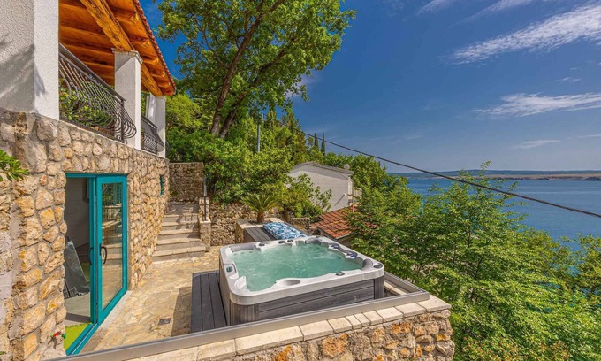 Jadranovo Villa | Casa vacacional con terraza y vista al mar