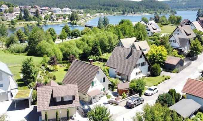 Schluchsee Villa | "Villa Wolfsgrund" feat. "Apartment Wolf's Den"