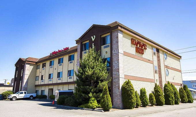 Marysville Hotel | Village Inn & Suites