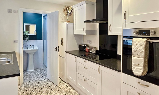 Longford Casa | Village Life, Cosy yet Spacious Home