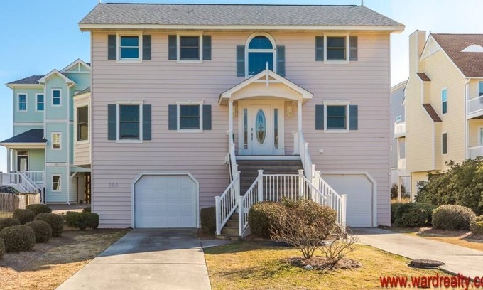 Village of Stump Sound Casa | Village of Stump Sound Home - 4 Bedrooms, Great Sun Deck! Sea Smiles