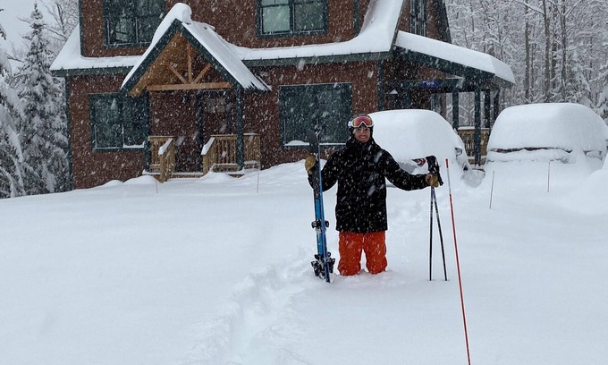 Carrabassett Valley Casa | Homecoming weekend available. Low fall rates. Bookings open for ski season.