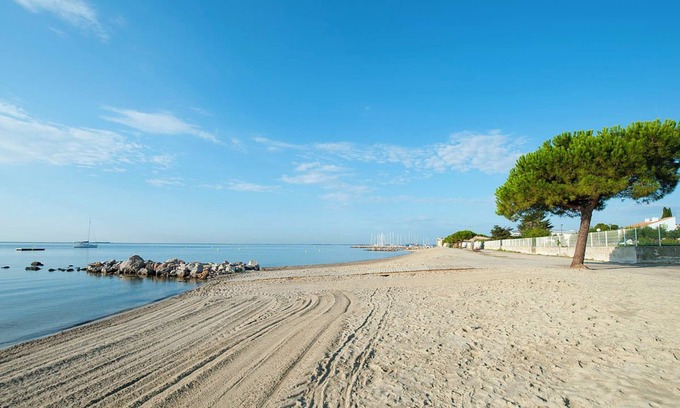 Meze Alquiler De RV | Village Thalassa - Gîte en rez-de-jardin