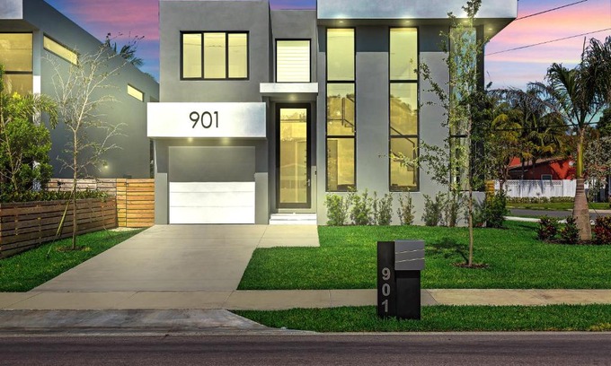 Tarpon River Casa | VillaPlaya brand new home, modern style resort!