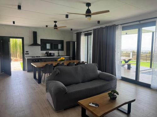 Pozo Alcon Villa | Villas de lujo con Chimenea y Vistas Panorámicas a la Sierra de Cazorla