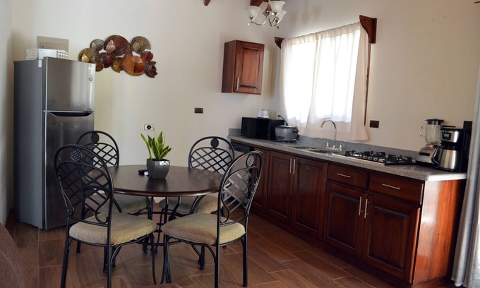 Hatillo Villa | Villas San Fernando a 5 minutos de Dominical.