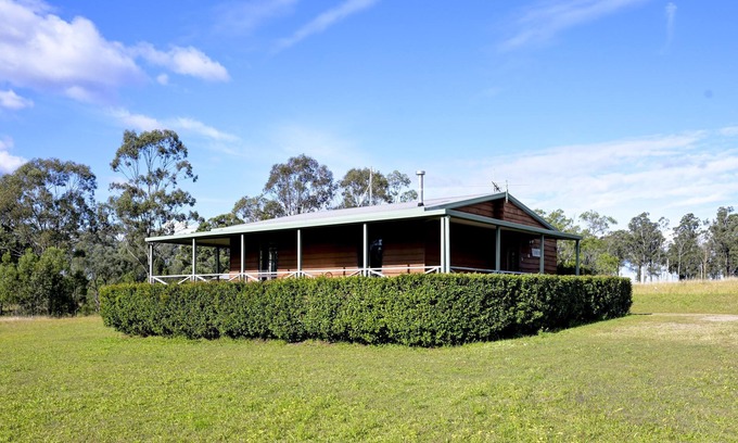 Pokolbin Cabina | Vineyard Cabin 6 - 1 bedroom with 1 x queen bed + sofa bed
