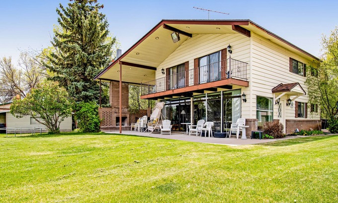 Garden City Casa | Vintage Lakefront Home with Private Lake Access