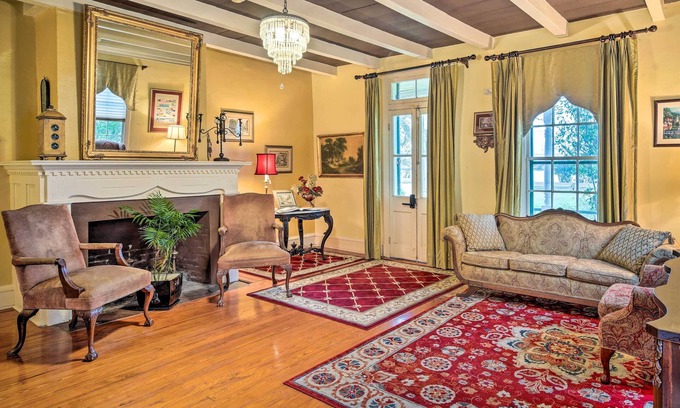 New Roads Casa | Vintage Louisiana Vacation Rental Home