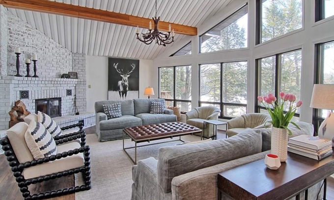 Muskoka Lakes Casa | Vintage Pines Muskoka Cottage - 6 bedroom family cottage in Port Carling!