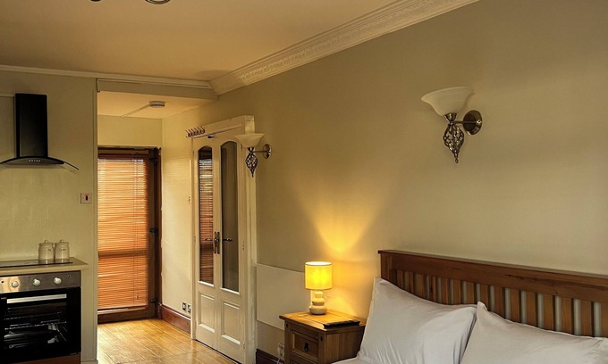 Bloxwich Apartamento | Vintage Studio near NEC & BHX