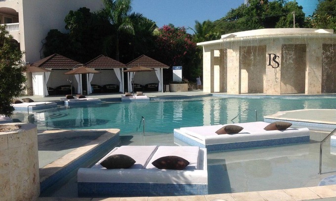Los Brazos Complejo | VIP Gold 1 or 2 BR Suite Puerto Plata Lifestyle
