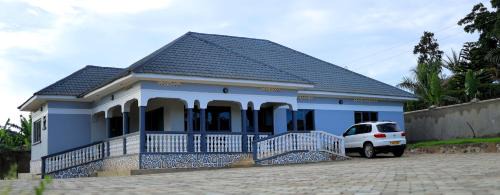 Mbarara Cama Y Desayuno | ViRRA Suites