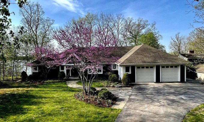Eagle Lake Casa | Vista Del Lago Lakefront 4BDR Home