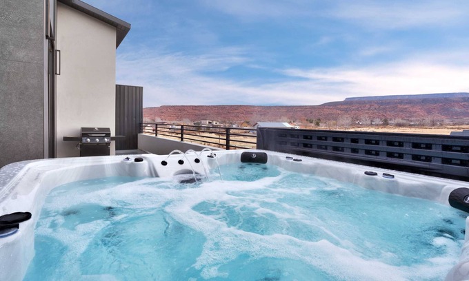 Moab South Valley Condominio | Vizcaya #4 - Moab's Newest Luxury Rental (Hot Tub)