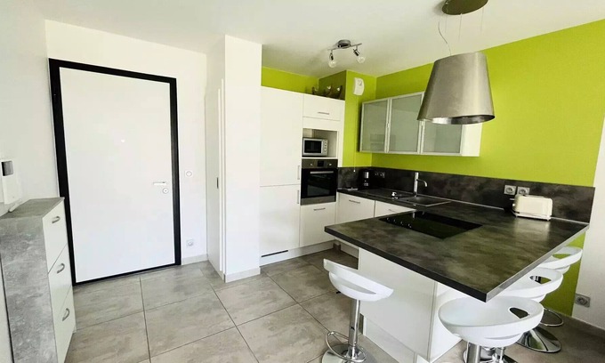 Brison-Saint-Innocent Apartamento | Vrbo Property