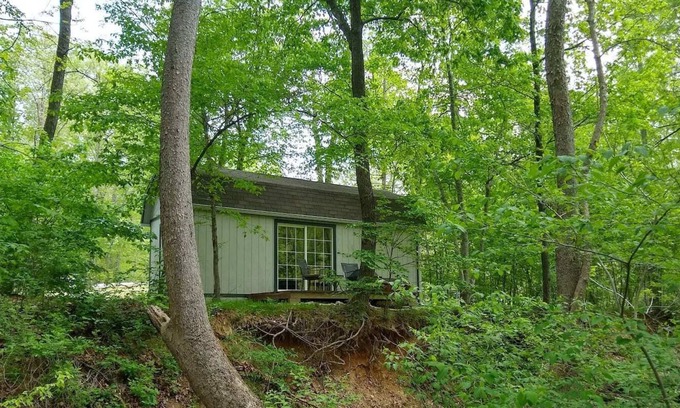 Moodys Apartamento | w/hot tub, 3 mi from Illinois River float rentals