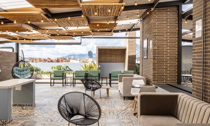 Antiguo Country Apartamento | w Modern Loft in Parque Virrey