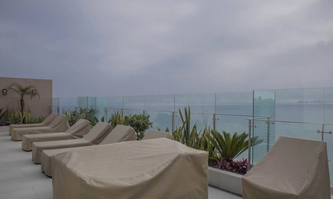 Barranco Apartamento | w Stylish 1BR Apartment w Pool in Barranco