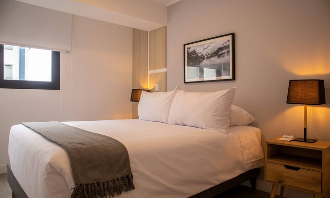 Leuro Apartamento | w Sunlit 1BR w Private Balcony in Miraflores