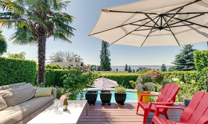 Dundarave Casa | W. Vancouver Vintage Gem