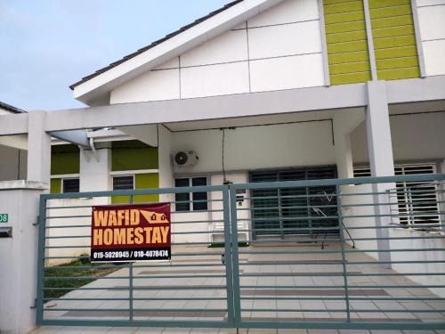 Bota Casa | WAFID HOMESTAY SERI ISKANDAR