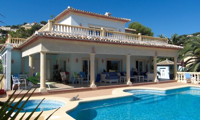 Pinar del Advocat Villa | ¡Despierta a la Med! Vida de lujo, vistas impresionantes, piscina, gimnasio, sauna y mucama