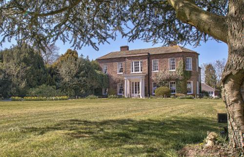 Alkborough Casa | Walcot Hall by Group Retreats