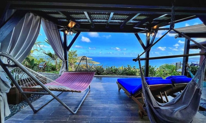 Estate Dorothea Villa | Walk/Drive to Neltjeberg Beach - Outdoor Kitchen