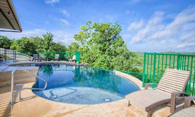 Indian Point Condominio | Walk in condo at The Cliffs Resort! Near SDC!