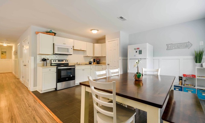 Atlantic Beach Casa | ¡NUEVO! Grand Strand Home Steps de Atlantic Beach!