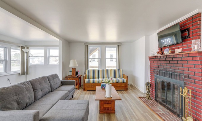 Surf City Apartamento | Walk to Bay & Ocean: Pet-Friendly Surf City Apt