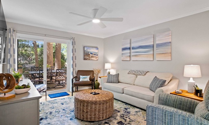 Folly Field Casa | Walk to Beach King Bed Dog-friendly Pool Grill Updated