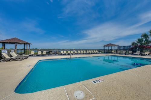 Gulf Stream Estates Apartamento | Walk to Beach and Marsh Condo in Murrells Inlet