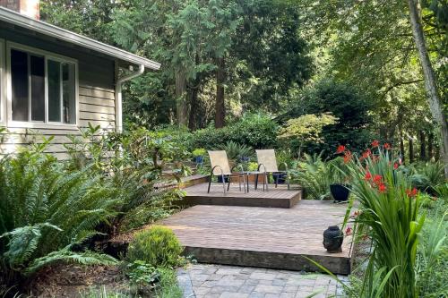 Bainbridge Island Apartamento | Walk to Beach and Village Bainbridge Island Gem!
