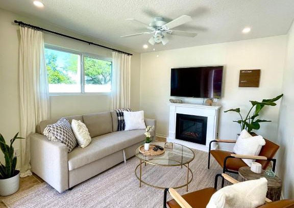 Jacksonville Beach Casa | Walk to Beach - Fully Renovated Modern Jax Beach Retreat