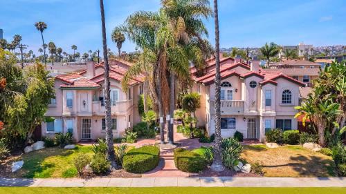 North Pacific Beach Casa | Walk to beach Prime location Villa