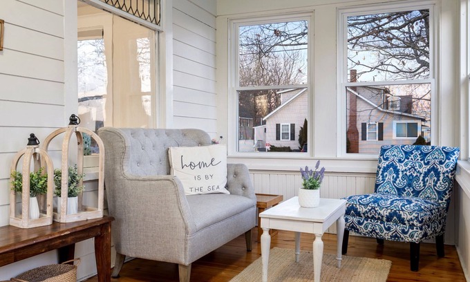 Old Orchard Beach Casa | Walk to Beach - Patio - Full Kitchen - Parking