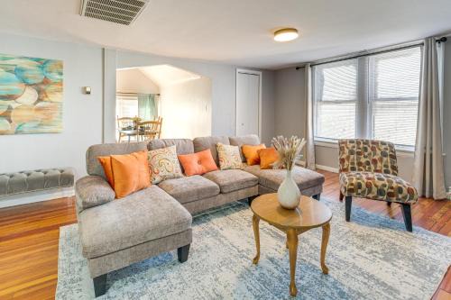 Cleveland Apartamento | Walk to Coventry Village Charming Top-Floor Unit!