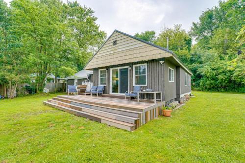 Allenton Casa | Walk to Cranberry Lake Quaint Family Cottage