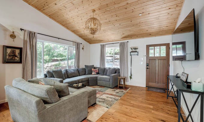 Twain Harte Cabina | Walk to Dtwn: Charming Family Cabin in Twain Harte