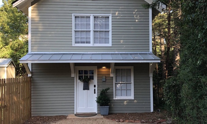 Athens Casa | ¡Camina hacia todo desde la casa de transporte Five Points!