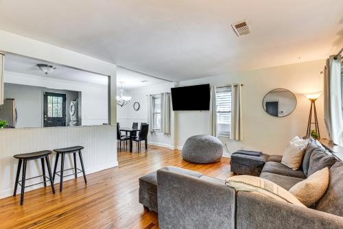 East Side Casa | Walk to Golf Cozy Home with Lush Yard in Atlanta!