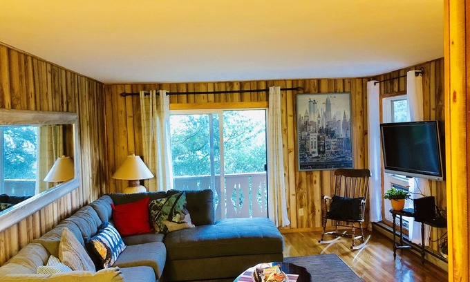 Hunter Condominio | Camina hasta Hunter Mtn. 2 Bdrs 2 Bths, condominio con sauna