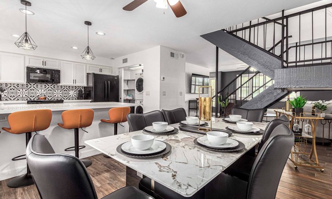 Casa Granada Townhouses Casa | Walk to Old Town & Giants Stadium! Unit w/ Pool