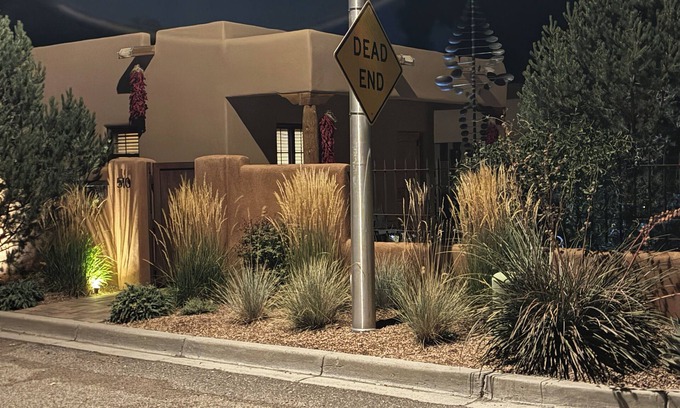 Historic Eastside Cabaña | Walk to Plaza and Canyon Road in casita of your own!